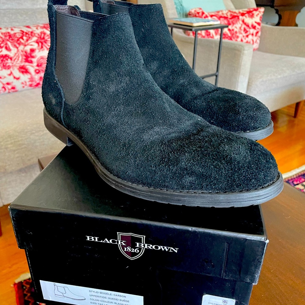 Men’s black suede boots